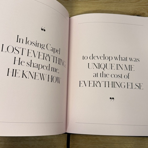 COCO CHANEL Fashion Book
Coco Chanel:The Illustrated World of a Fashion Icon - Picture 9 of 10